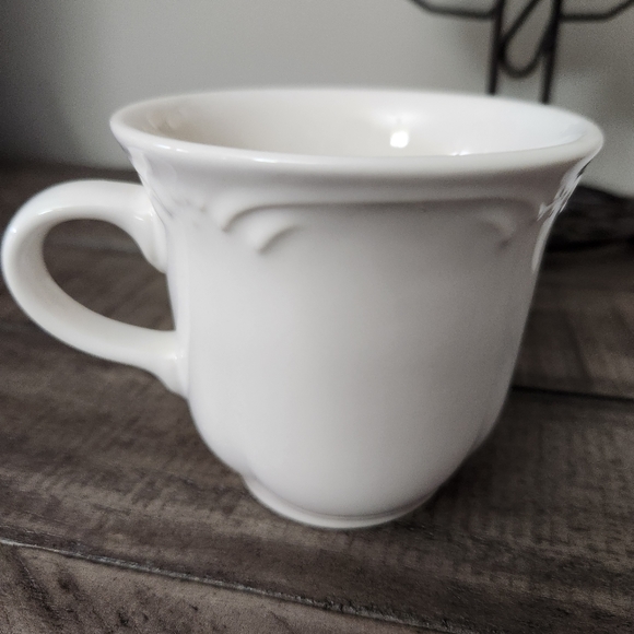 Set of 4 Pfaltzgraff Filigree White Mugs Cups 1 of 2 sets SET #2 - Picture 4 of 7